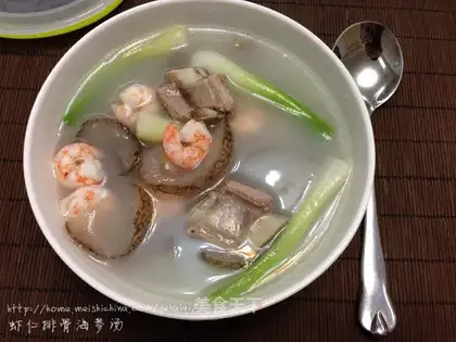 Shrimp ribs, sea cucumber soup