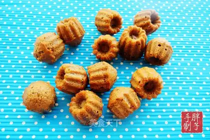 Coco-Coconut mini-cake