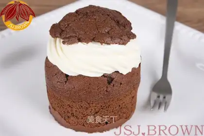Chocolate cream cake
