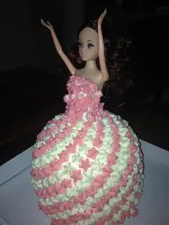 Barbie's birthday cake