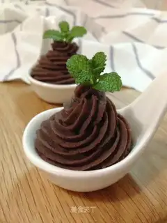 Homemade red bean sand