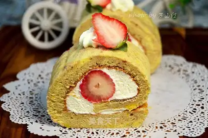 Strawberry roll