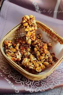 Peanut sugar