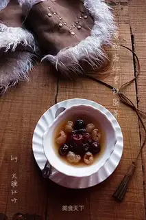 Cranberry-tree cinnamon tea