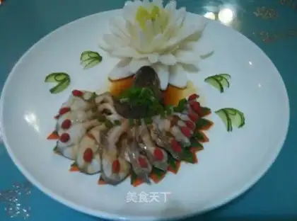 Fish play Lotus