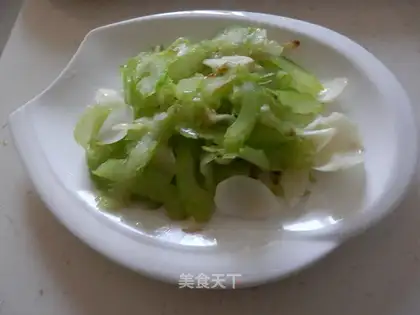 Cleaning up the curry lily
