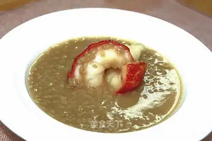 Iwami cooks lobster