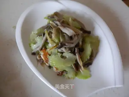 The celery makes the mushrooms