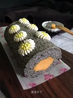 Black Sesame Potato Cake Roll