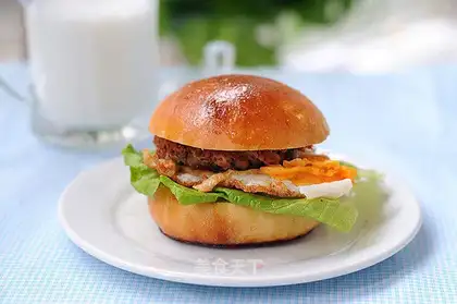 Eggcake burger