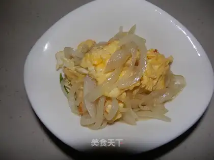 Onion fried eggs
