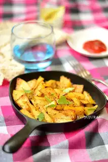 Black pepper roasted potatoes