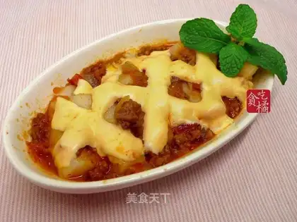 Cheese and cheese for a fake baked pastry