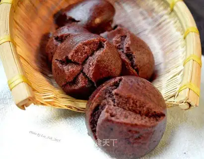 Black rice buns