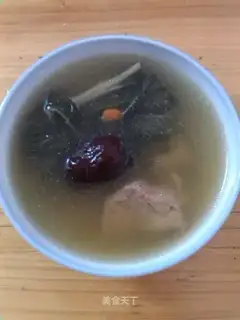 Piggy bone soup