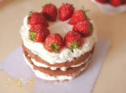 Strawberry naked cake