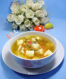 Weed mushrooms and tofu soup