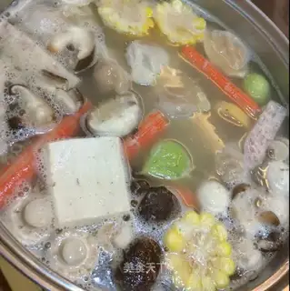 ♪ The big bones of a hot pot ♪