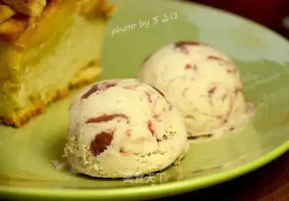 Strawberry ice cream