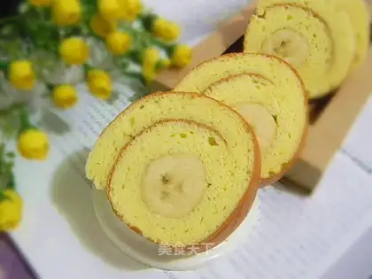 Banana pastry roll