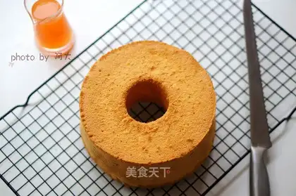 A mid-air twilight cake