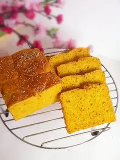 Sliced slice toast