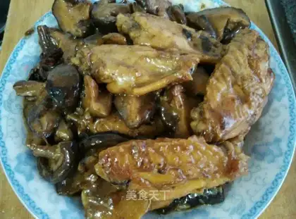 Red burning mushroom wings