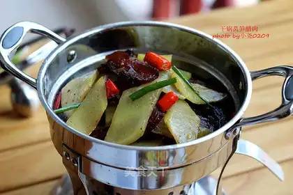 A pot of meat