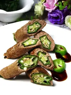 Beef acorn rolls