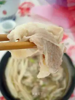 Gold-cream mushrooms, fat cow