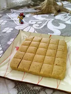Smash peanut cake