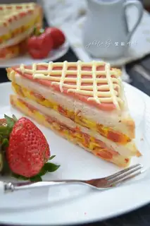 Ham tomato egg sandwich