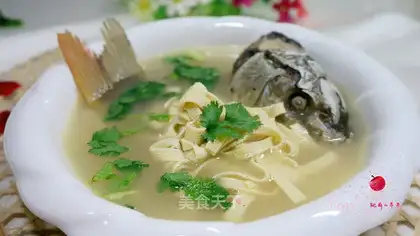 Fish-head tofu soup