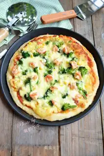 Bacon shrimp pizza
