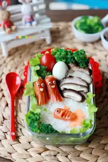 Submarine world lunches