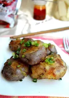 Soy and onion to fry potatoes