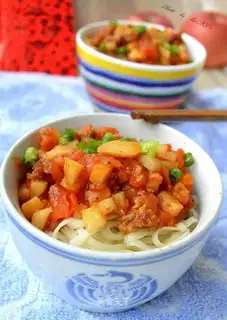 Tomato potato sauce noodles
