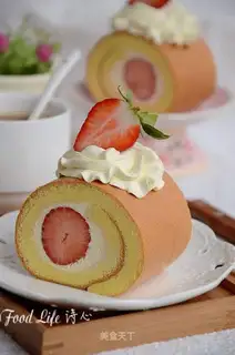Strawberry roll
