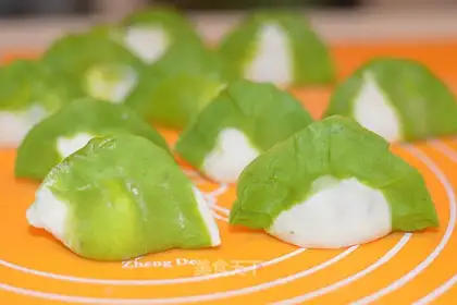 Green dumplings