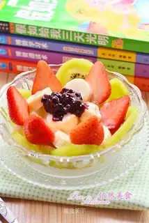 Banana strawberry yogurt