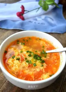 Tomatoes, eggnut soup