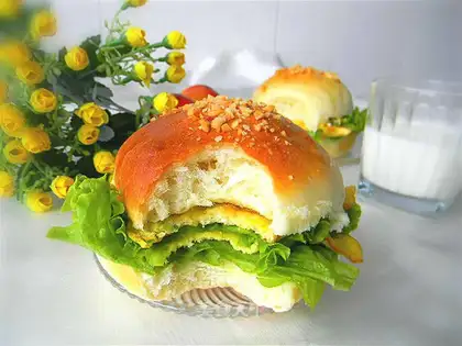 Delicious breakfast. Easy burgers