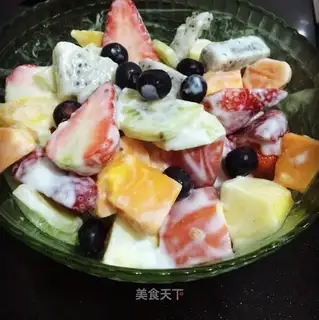 Yogurt fruit salad