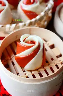 Double rose buns