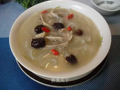 Red-tree pig belly soup