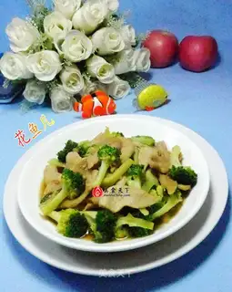 Soybeans, fried broccoli