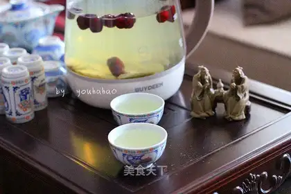 Cow and red date tea