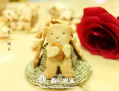 Bear hugs almond cookies
