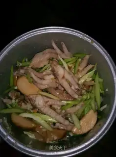 Frozen chicken claws