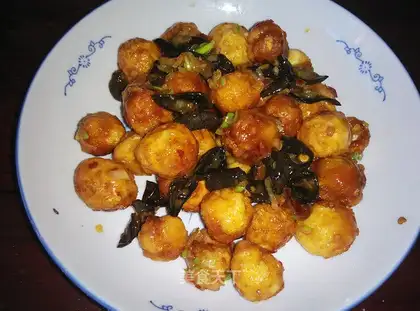 Tiger-skind quail eggs